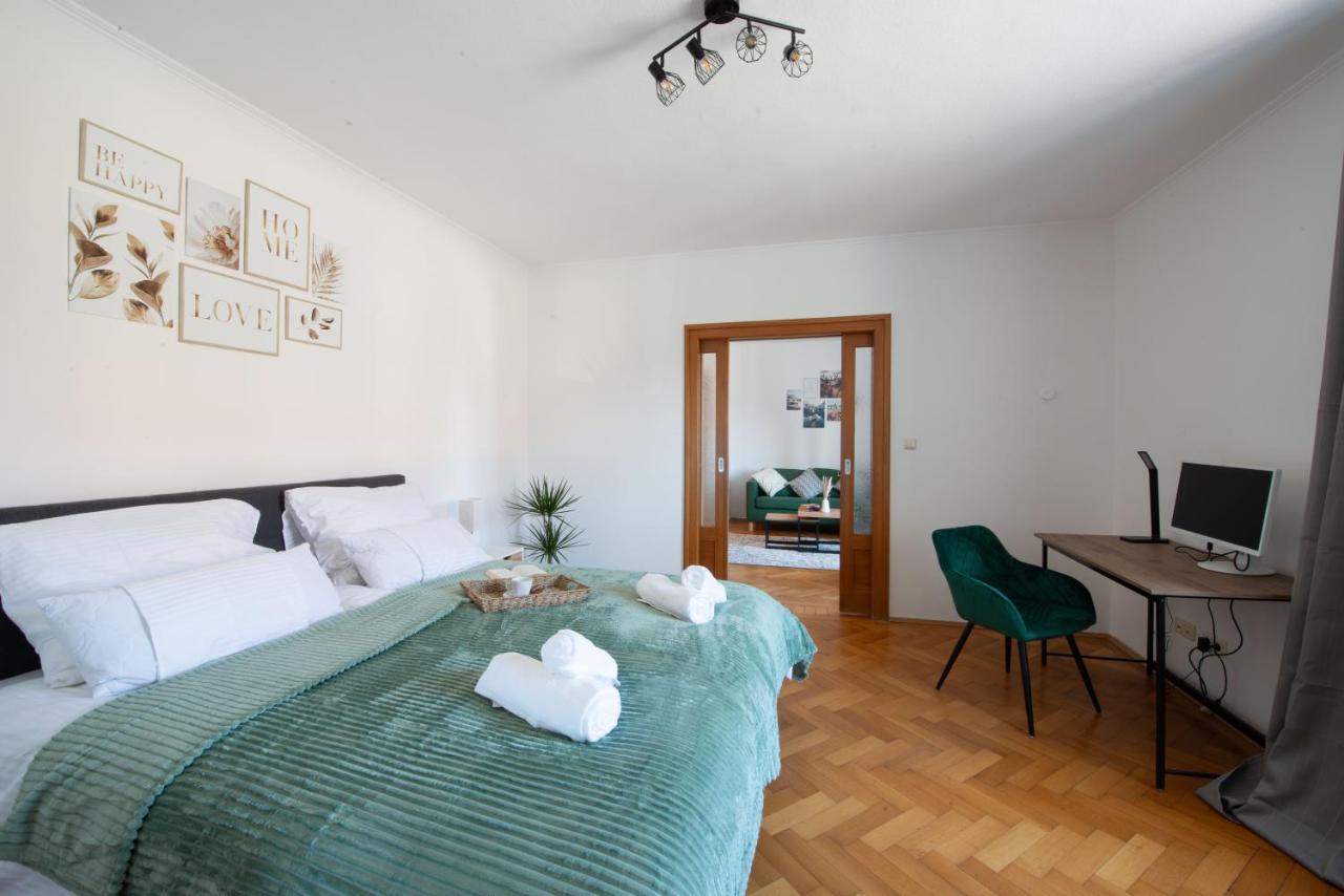 Bessa Homes 6 Personen 2 Schlafzimmer, 3 King Size, Betten, Balkon, Kueche Haag in Oberbayern Exteriér fotografie